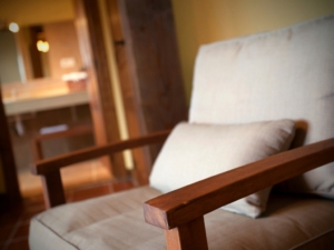 Detalle habitación principal en la casa rural para 10 personas en Llanes