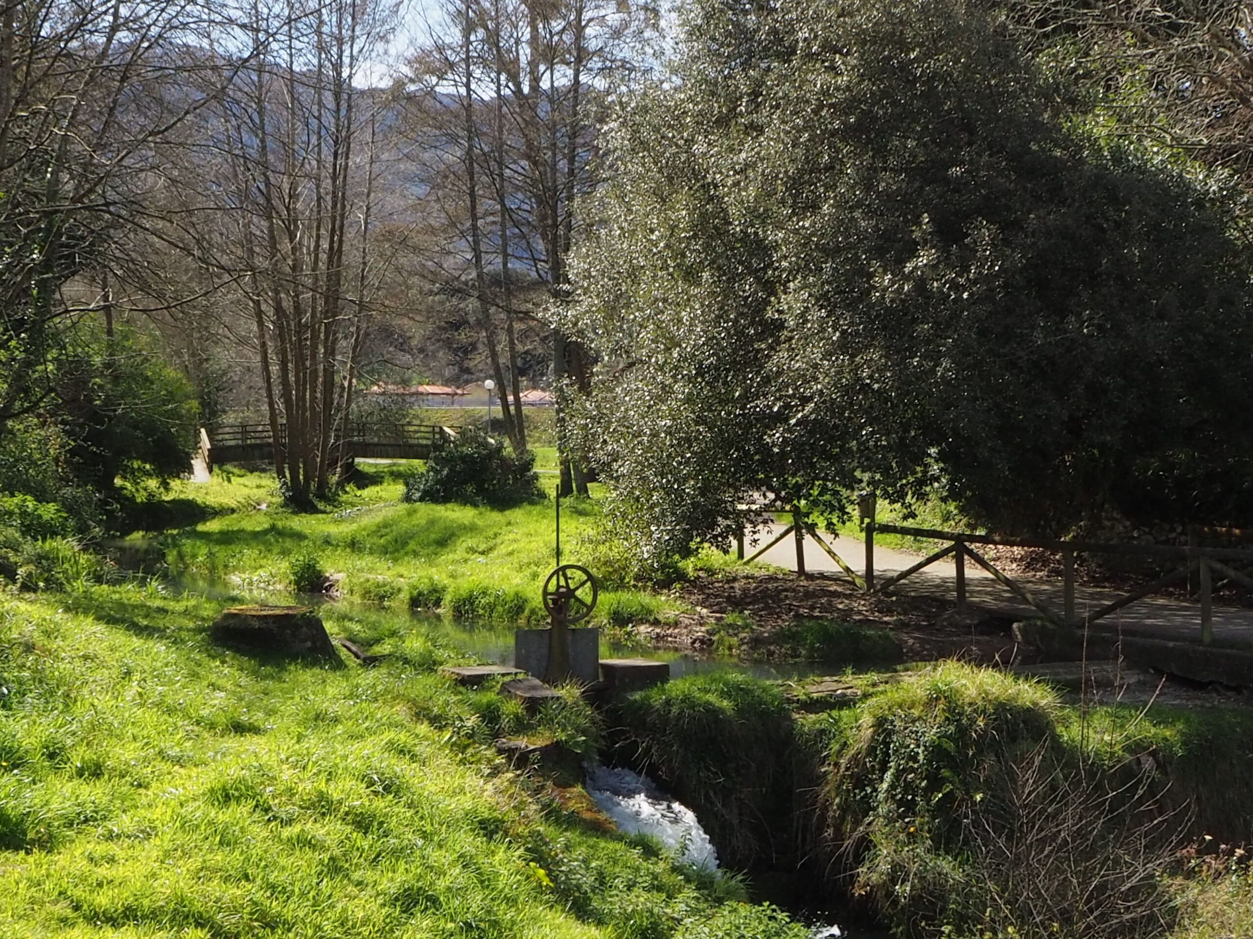 senda-fluvial-llanes-presa