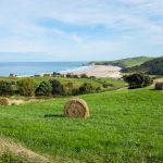 campo, mar y montaña, el entorno donde se encuentran nuestras casas rurales