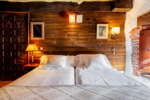 dormitorio en casa rural en Camijanes