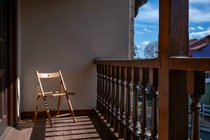 casa-rural-12-plazas-primorias-balcon