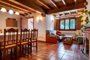 casa-rural-12-plazas-primorias-comedor-salon